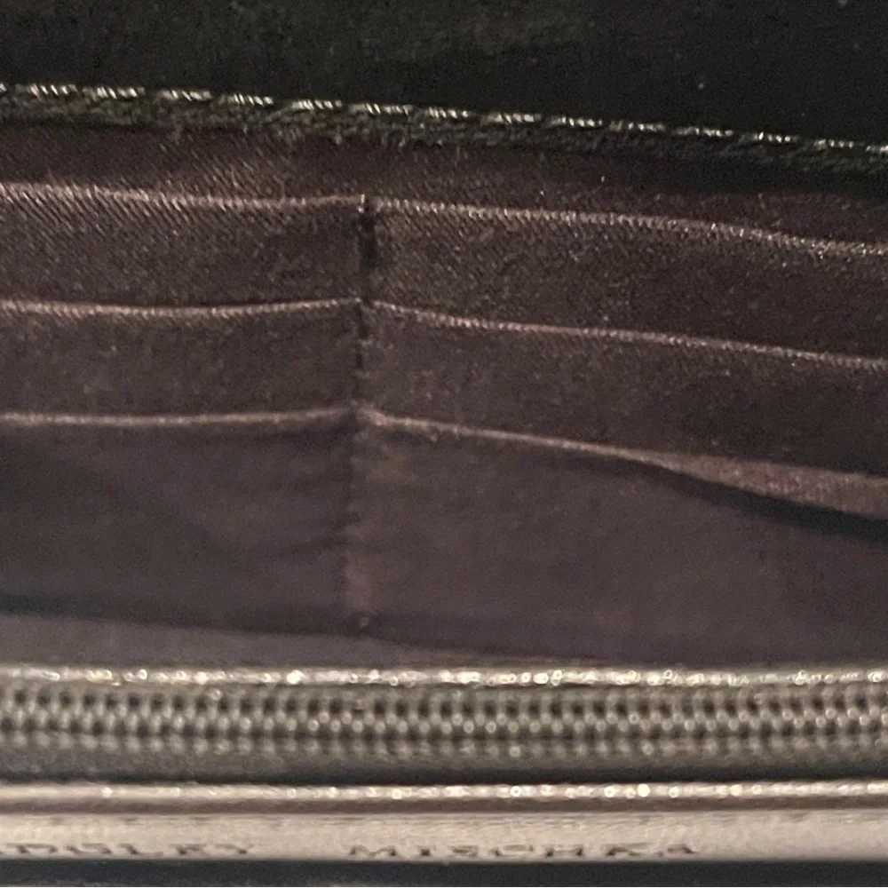 NWT Badgley Mischka Black Sequin Satin & Vegan Leather Crossbody Clutch Money‎
